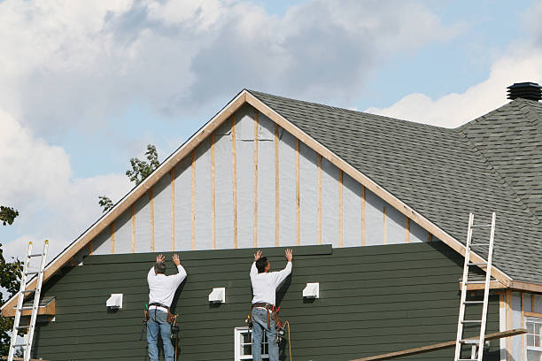 Professional Siding Contractor technician working in New Washington, OH